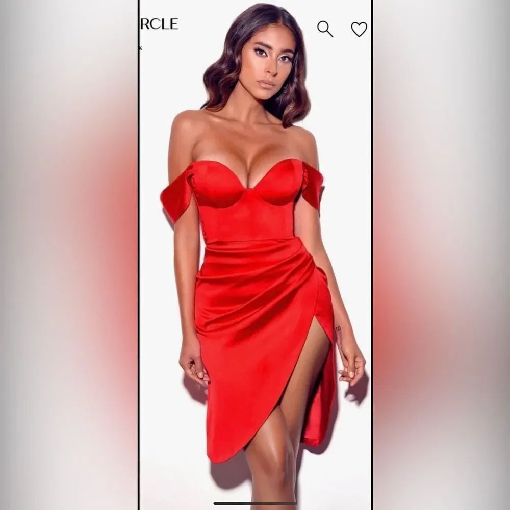 Miss CircleElegant Red satin Off-Shoulder Dress, XS